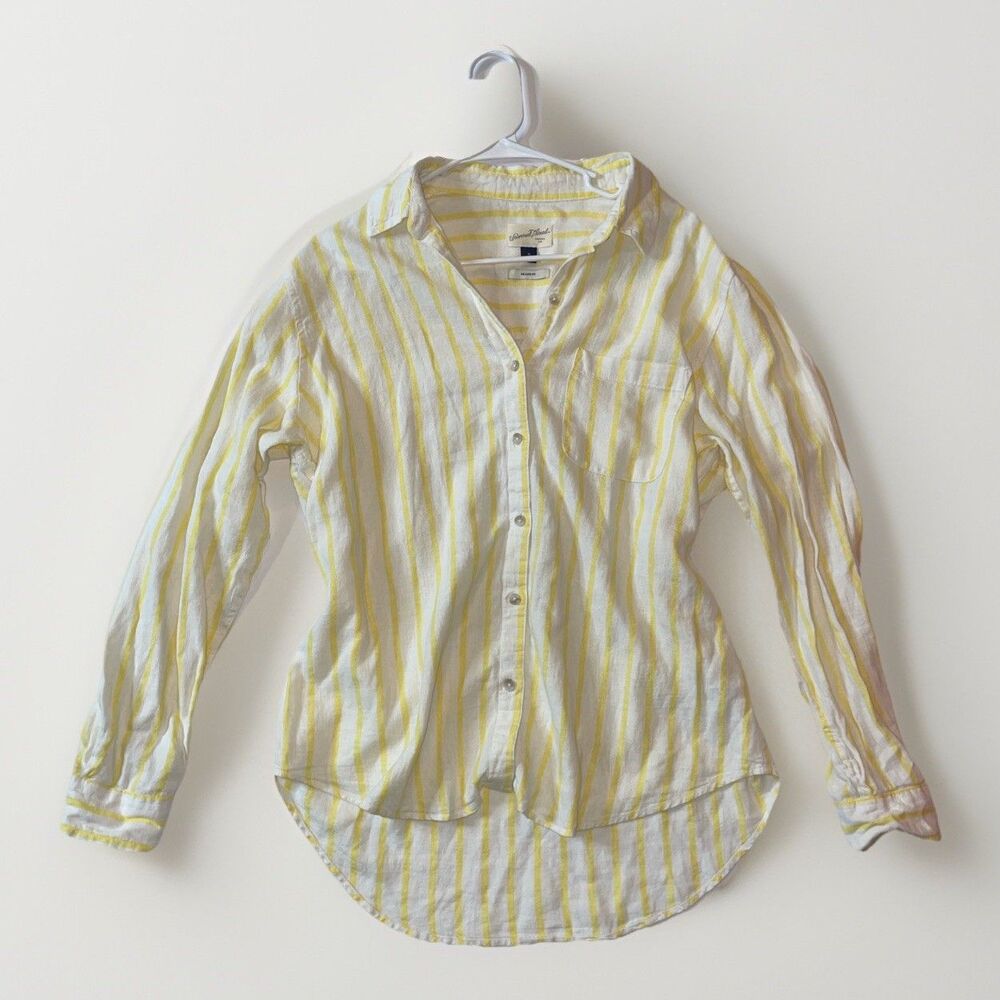 Universal Thread Women Yellow/White Striped Button-Up Shirt Size M